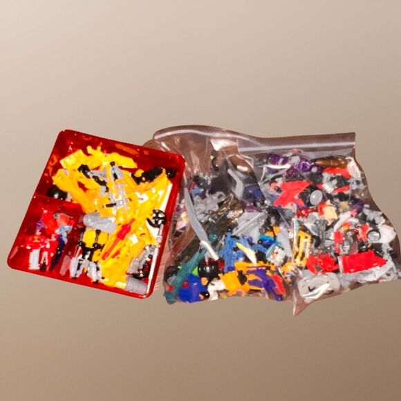 4 Lbs Lot of Transformers Construct Bots Parts & Weapons - Picture 1 of 5
